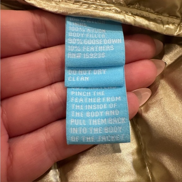 NWOT J.McLaughlin Metallic Gold Goose Down Lumi Vest Size Small - Picture 15 of 16